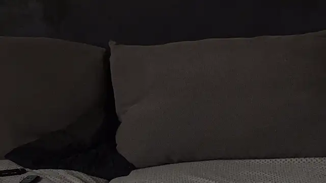 PeachyPixiee online show from March 24, 2026, 7:35 am