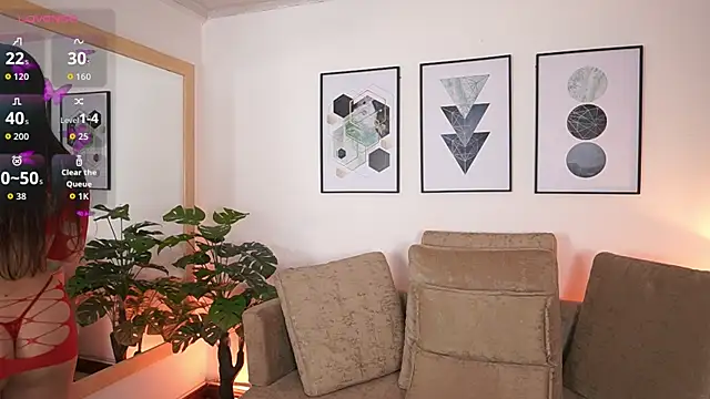 MilaCrave online show from September 17, 2025, 11:45 am