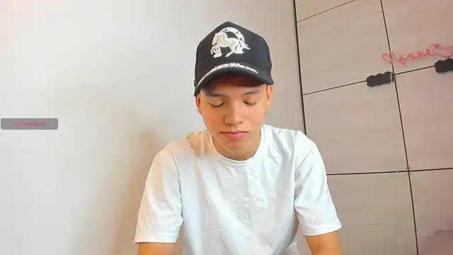 Snapshot of camillo_virgil chatting on September 24, 2025, 10:51 am camillo virgil online show from September 24, 2025, 10:51 am