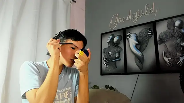 Snapshot of camillo_virgil chatting on October 21, 2025, 11:00 am camillo virgil online show from October 21, 2025, 11:00 am