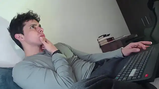 Snapshot of yourfavoriteboy__ chatting on January 9, 2026, 12:13 am yourfavoriteboy online show from January 9, 2026, 12:13 am