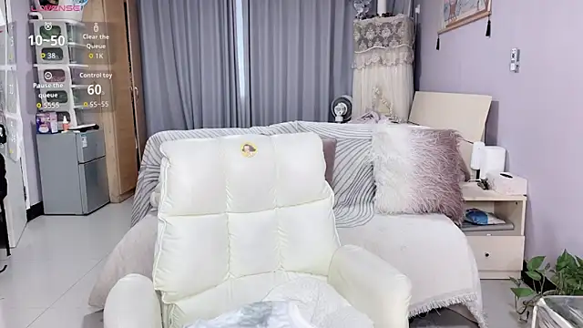 Snapshot of Y2Luvk chatting on October 14, 2025, 11:38 pm Y2Luvk online show from October 14, 2025, 11:38 pm