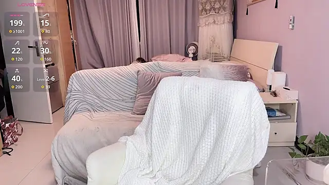 Snapshot of Y2Luvk chatting on October 15, 2025, 9:04 pm Y2Luvk online show from October 15, 2025, 9:04 pm