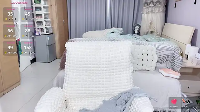 Snapshot of Y2Luvk chatting on October 24, 2025, 1:24 am Y2Luvk online show from October 24, 2025, 1:24 am