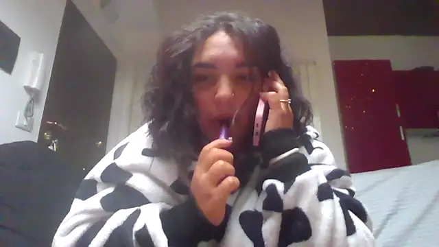 Snapshot of LadySophia03 chatting on September 24, 2025, 4:21 pm LadySophia03 online show from September 24, 2025, 4:21 pm