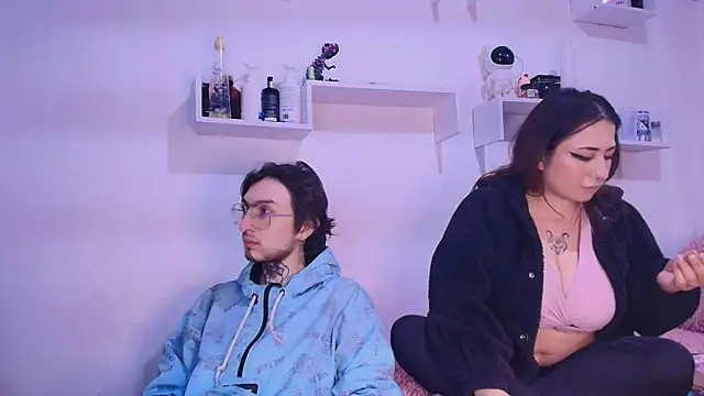 annyharriis online show from September 24, 2025, 3:43 am