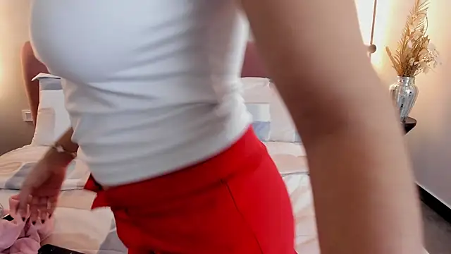 Snapshot of ArianaSilva_ chatting on October 20, 2025, 12:05 pm ArianaSilva  online show from October 20, 2025, 12:05 pm