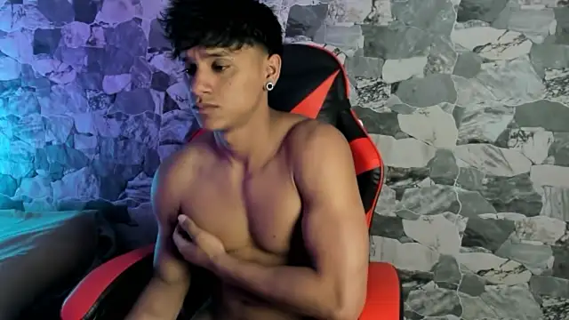 ZYZZ1312 online show from May 2, 2026, 4:17 am