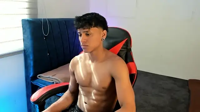 ZYZZ1312 online show from June 10, 2026, 7:24 pm