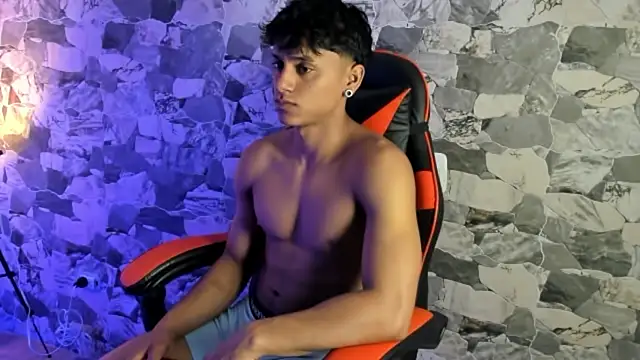 ZYZZ1312 online show from June 21, 2026, 4:04 am