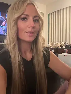 sammie-99 online show from November 4, 2025, 6:23 am