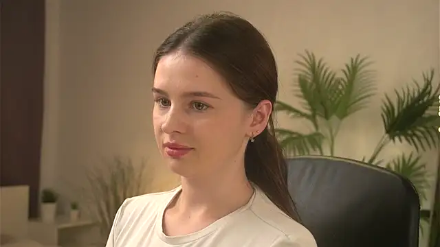 Snapshot of Olivia_Farrell chatting on September 20, 2025, 12:50 pm Olivia Farrell online show from September 20, 2025, 12:50 pm