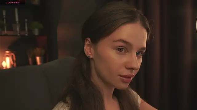 Olivia Farrell online show from September 30, 2025, 12:43 pm