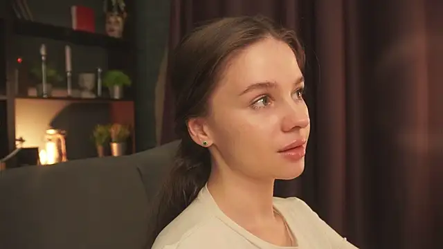 Olivia Farrell online show from October 7, 2025, 12:35 pm