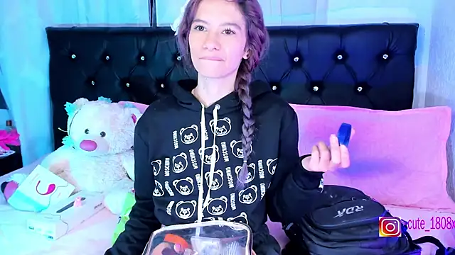 Sofiia cute  online show from November 6, 2025, 4:24 am