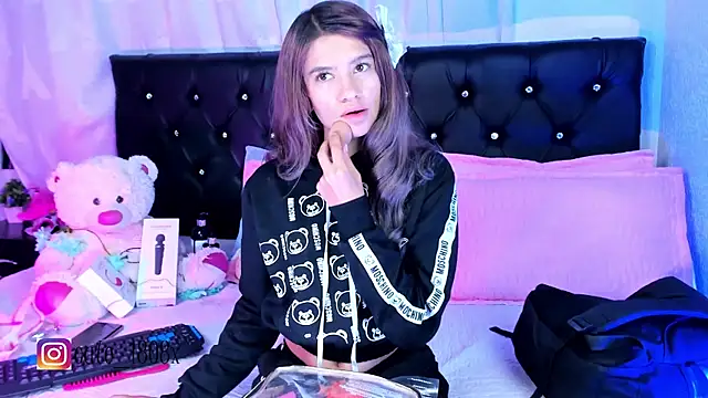 Sofiia cute  online show from November 20, 2025, 4:01 am