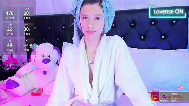 Snapshot of Sofiia_cute_ chatting on February 11, 2026, 11:43 pm Sofiia cute online show from February 11, 2026, 11:43 pm