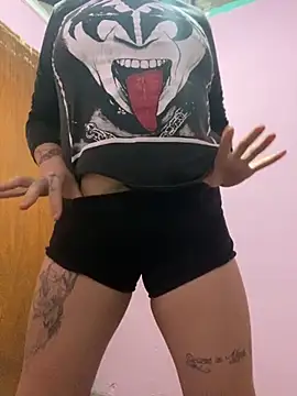 agathahoty online show from October 28, 2025, 10:34 pm