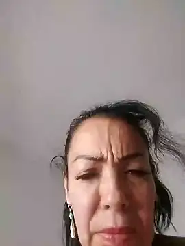 Snapshot of naiaratobon__ chatting on December 5, 2025, 10:46 am naiaratobon online show from December 5, 2025, 10:46 am