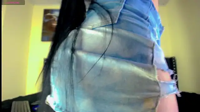 Snapshot of Eemily_- chatting on October 8, 2025, 5:49 am Eemily - online show from October 8, 2025, 5:49 am