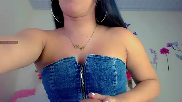 Snapshot of Eemily_- chatting on October 13, 2025, 6:02 am Eemily - online show from October 13, 2025, 6:02 am