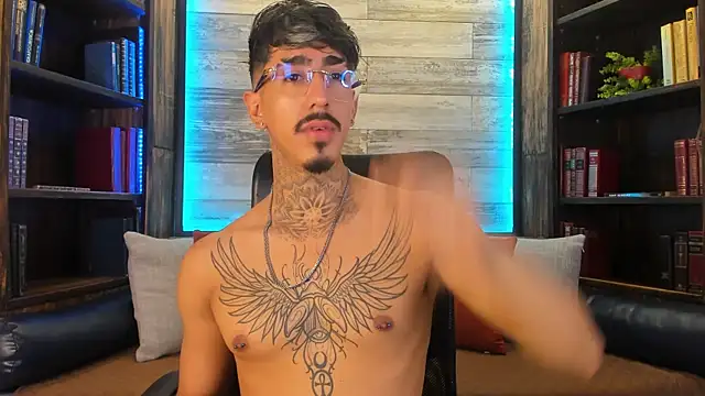 Snapshot of Donovan_Desmond chatting on September 8, 2025, 8:30 pm Donovan Desmond online show from September 8, 2025, 8:30 pm