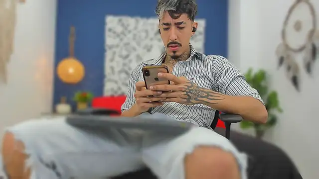 Snapshot of Donovan_Desmond chatting on September 12, 2025, 10:43 pm Donovan Desmond online show from September 12, 2025, 10:43 pm