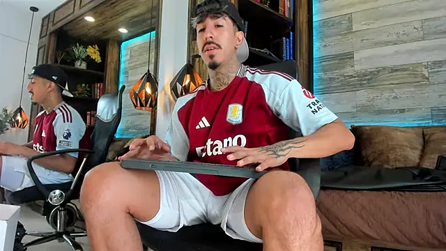 Snapshot of Donovan_Desmond chatting on September 15, 2025, 7:47 pm Donovan Desmond online show from September 15, 2025, 7:47 pm