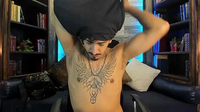 Snapshot of Donovan_Desmond chatting on October 8, 2025, 10:51 pm Donovan Desmond online show from October 8, 2025, 10:51 pm