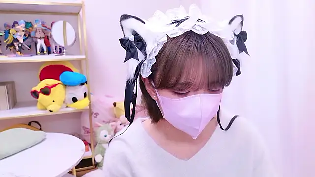 Azusa DoMybest online show from November 9, 2025, 4:11 am