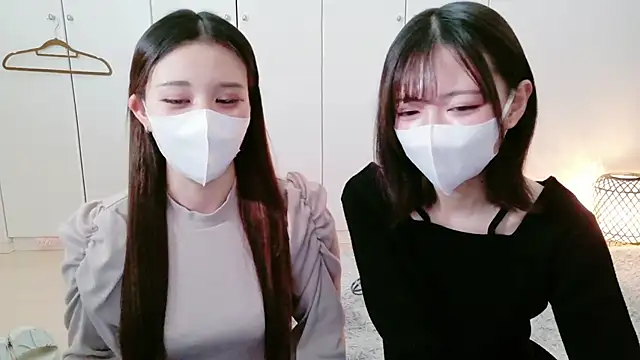 Azusa DoMybest online show from March 8, 2026, 6:39 am