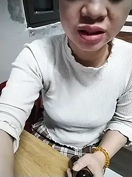 Mie rose online show from February 3, 2026, 6:51 am