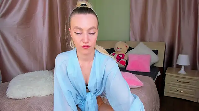 mishapallmer online show from April 30, 2026, 8:57 pm