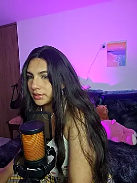 Snapshot of Eve_rivers chatting on October 6, 2025, 9:56 pm Eve rivers online show from October 6, 2025, 9:56 pm