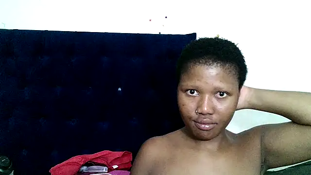 BUNNYCHOWX28 online show from January 11, 2026, 6:24 pm