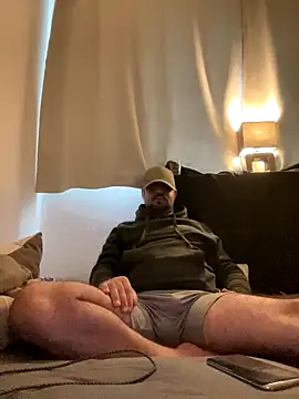 Snapshot of BimannSuedlaender chatting on September 8, 2025, 3:22 pm BimannSuedlaender online show from September 8, 2025, 3:22 pm