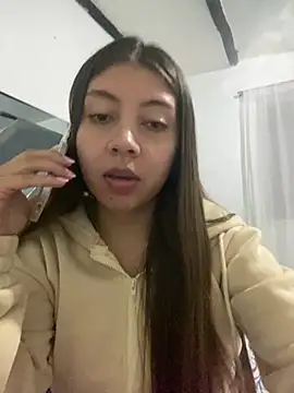 Sara-cooper2 online show from May 27, 2026, 12:13 pm