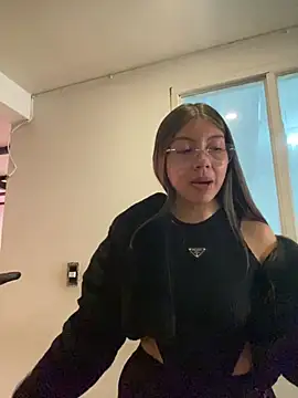 Sara-cooper2 online show from June 11, 2026, 2:59 pm