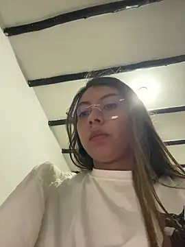 Sara-cooper2 online show from June 13, 2026, 2:48 pm