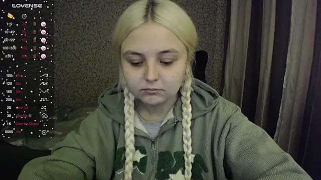 Snapshot of vendymories chatting on September 23, 2025, 8:12 pm vendymories online show from September 23, 2025, 8:12 pm