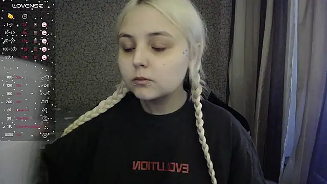 Snapshot of vendymories chatting on September 26, 2025, 1:26 pm vendymories online show from September 26, 2025, 1:26 pm