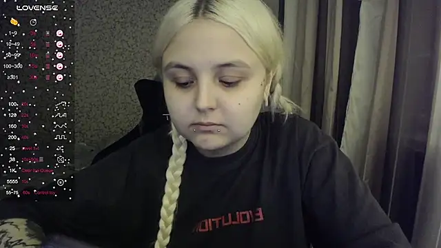 Snapshot of vendymories chatting on September 27, 2025, 1:32 am vendymories online show from September 27, 2025, 1:32 am