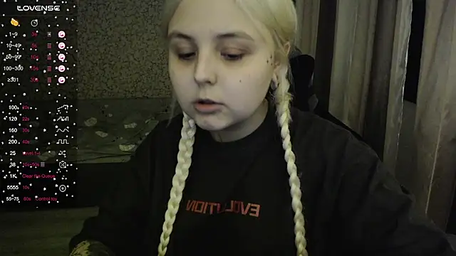 Snapshot of vendymories chatting on September 30, 2025, 3:06 pm vendymories online show from September 30, 2025, 3:06 pm