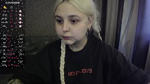 Snapshot of vendymories chatting on October 1, 2025, 6:19 am vendymories online show from October 1, 2025, 6:19 am