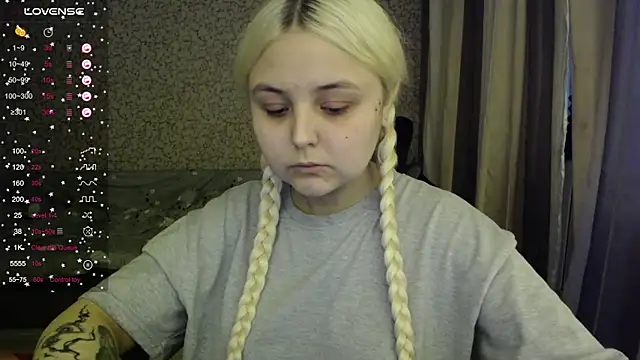 Snapshot of vendymories chatting on October 9, 2025, 2:37 pm vendymories online show from October 9, 2025, 2:37 pm