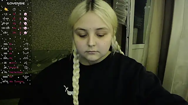 Snapshot of vendymories chatting on October 12, 2025, 8:52 pm vendymories online show from October 12, 2025, 8:52 pm