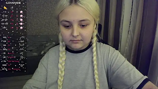 Snapshot of vendymories chatting on October 13, 2025, 11:38 pm vendymories online show from October 13, 2025, 11:38 pm