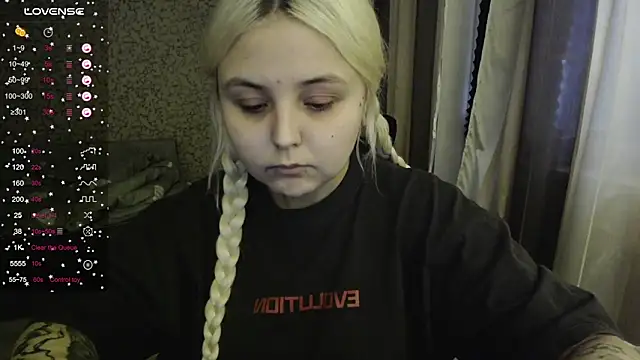 Snapshot of vendymories chatting on October 14, 2025, 2:29 pm vendymories online show from October 14, 2025, 2:29 pm