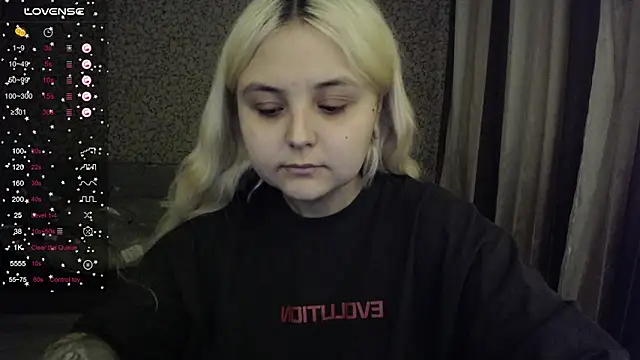 Snapshot of vendymories chatting on October 15, 2025, 2:39 pm vendymories online show from October 15, 2025, 2:39 pm