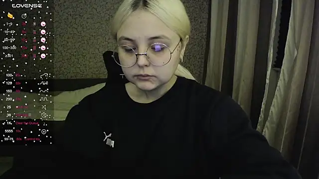 Snapshot of vendymories chatting on October 17, 2025, 3:20 am vendymories online show from October 17, 2025, 3:20 am